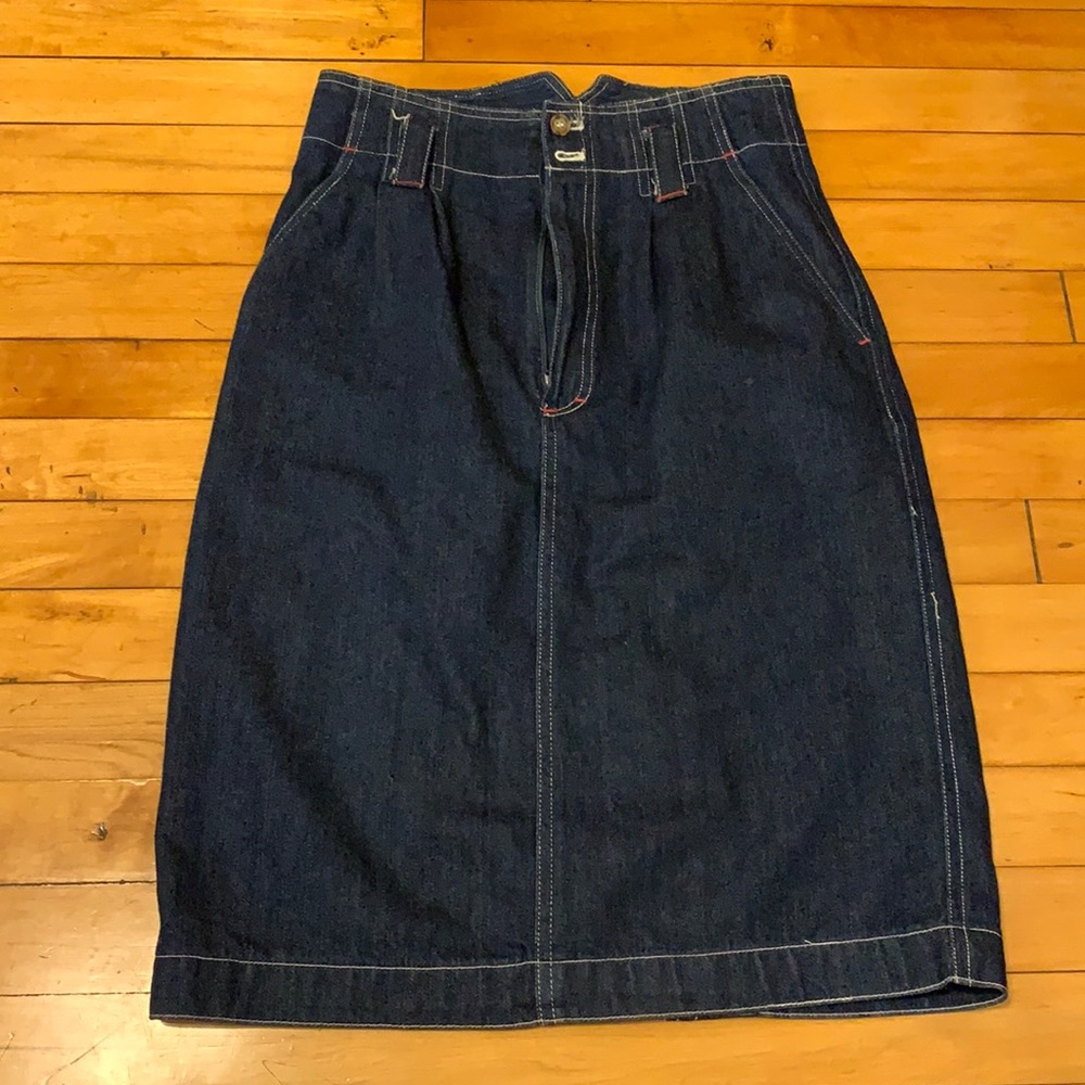 Vintage, high wasted denim skirt